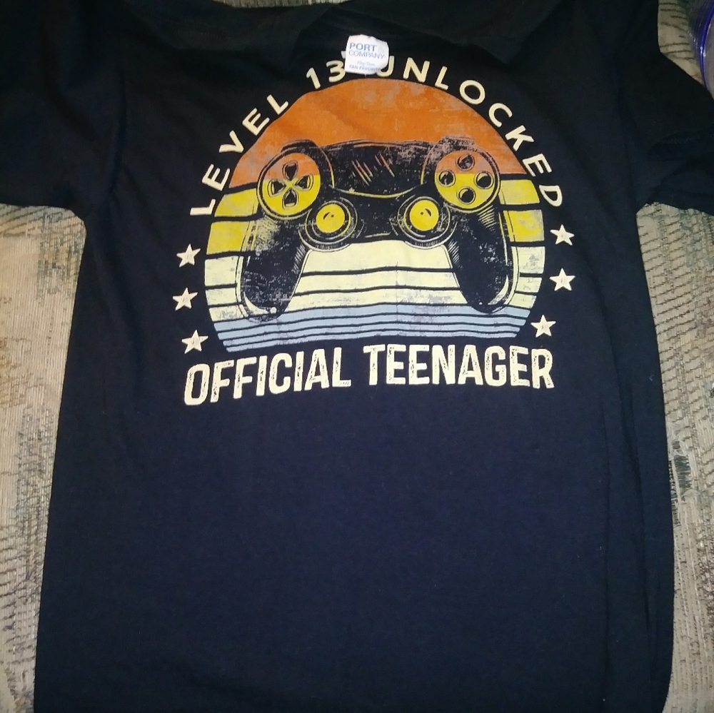 Men's graphic tee. Black size small. Port and company brand